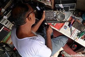 Амит Ранджан Кармакар - коллекционер радио из Кумартули (Индия)